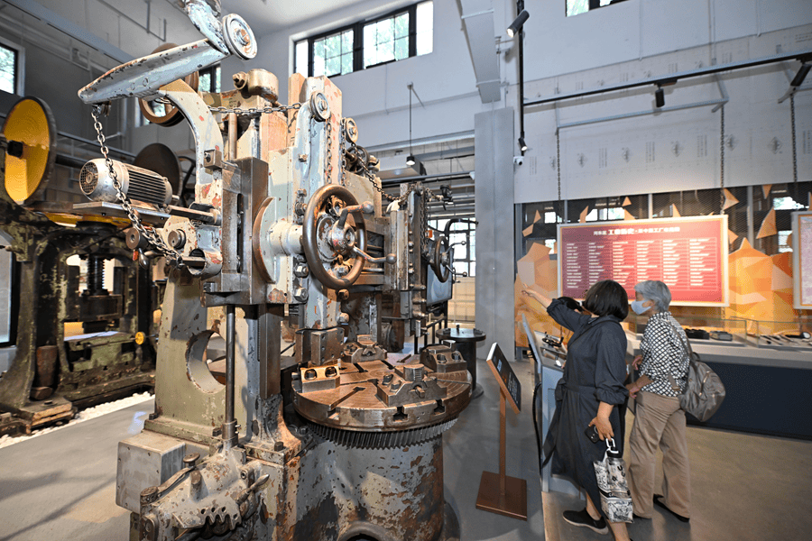 工厂为何成为“网红打卡地”<strong></p>
<p>理财7天</strong>?