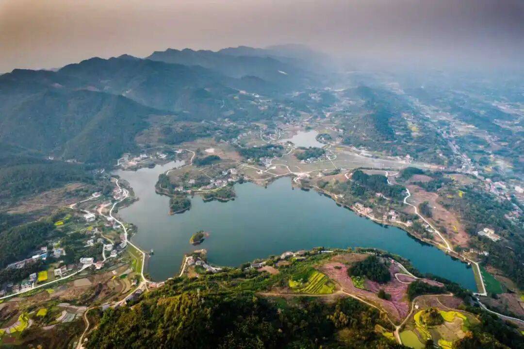 第三批“巴蜀美丽庭院示范片”项目<strong></p>
<p>理财7天</strong>,全部完工!