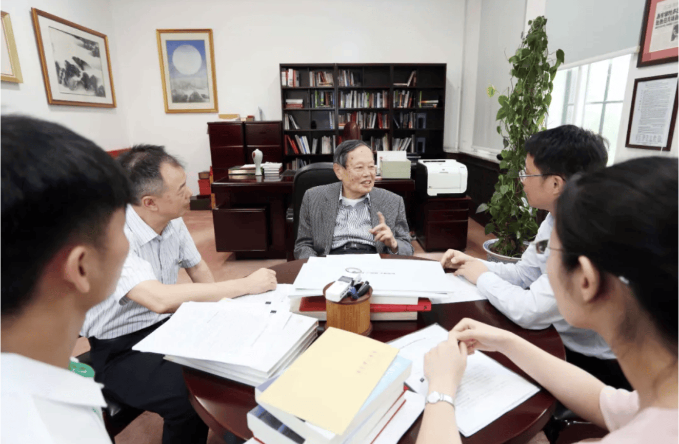 杨振宁为什么连续32年担任东莞理工学院名誉校长<strong></p>
<p>理财7天</strong>?