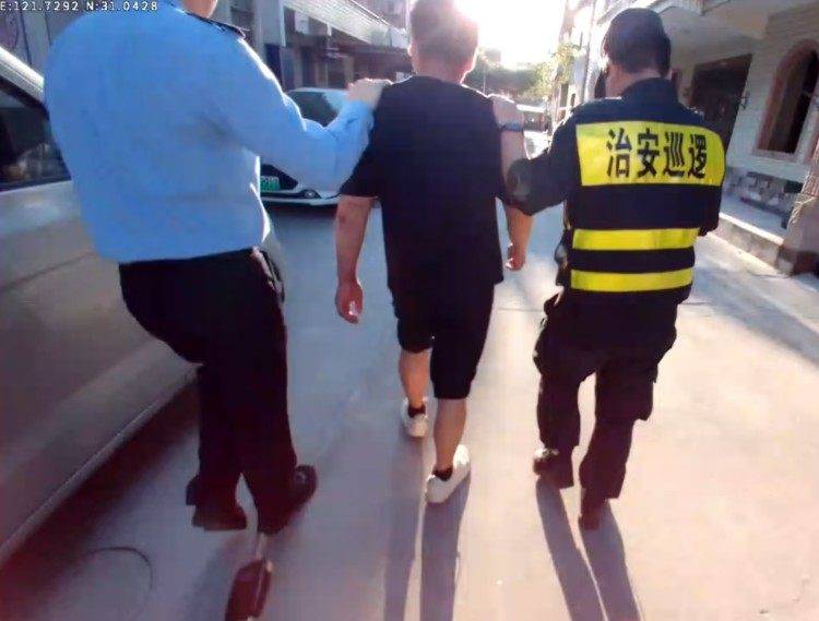 每月稳定收入8000多元却忍不住经常偷快递<strong></p>
<p>6万理财</strong>,上海一男子被刑拘