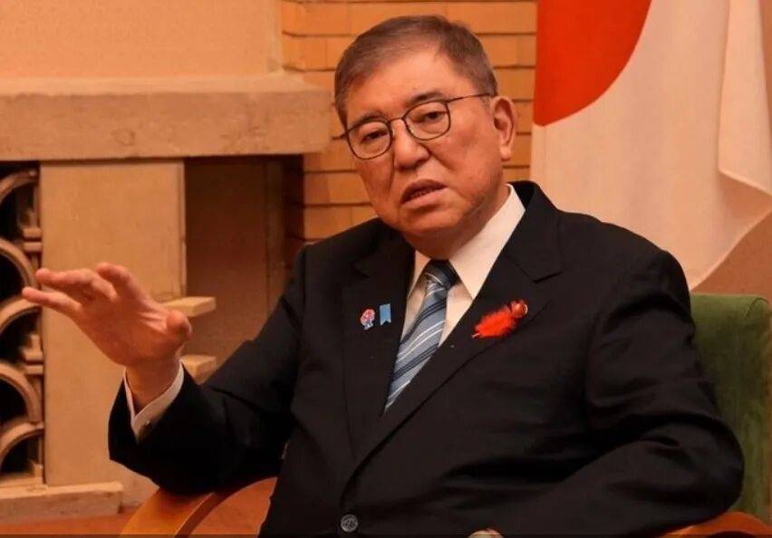 石破茂卸任当天<strong></p>
<p>6万理财</strong>,离开官邸时笑得合不拢嘴;此前吐槽当首相太累,没多少让人开心的事情