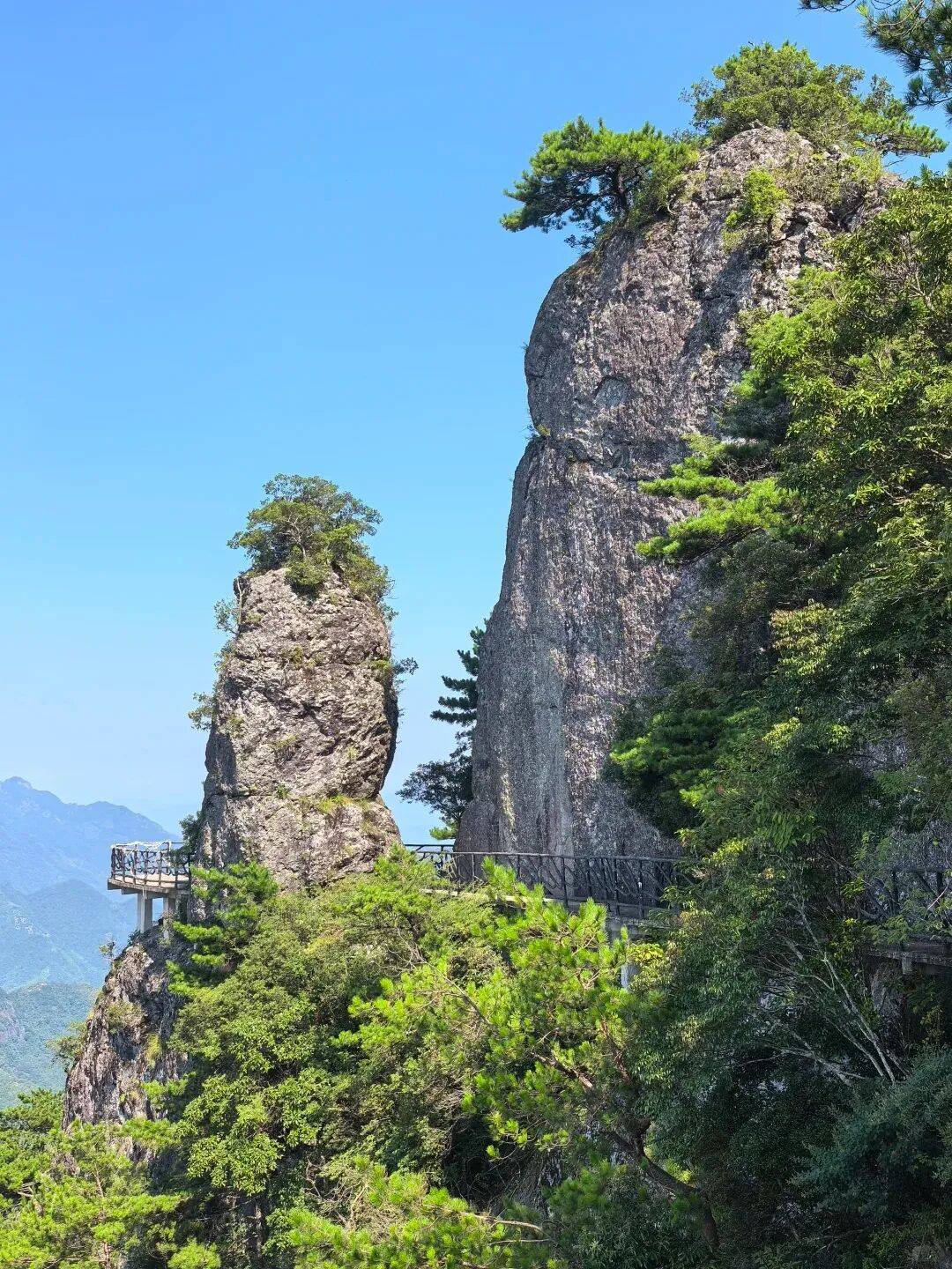 为什么年轻人迷上了爬山? | 秋高气爽<strong></p>
<p>6万理财</strong>,是时候出发了→