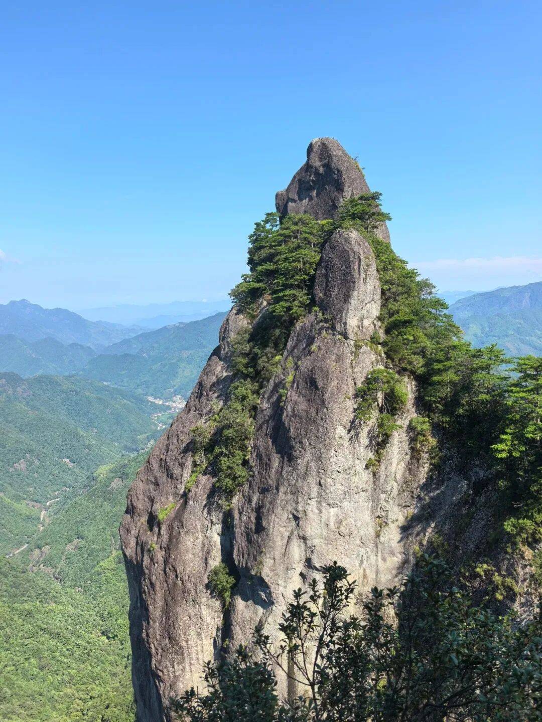 为什么年轻人迷上了爬山? | 秋高气爽<strong></p>
<p>6万理财</strong>,是时候出发了→