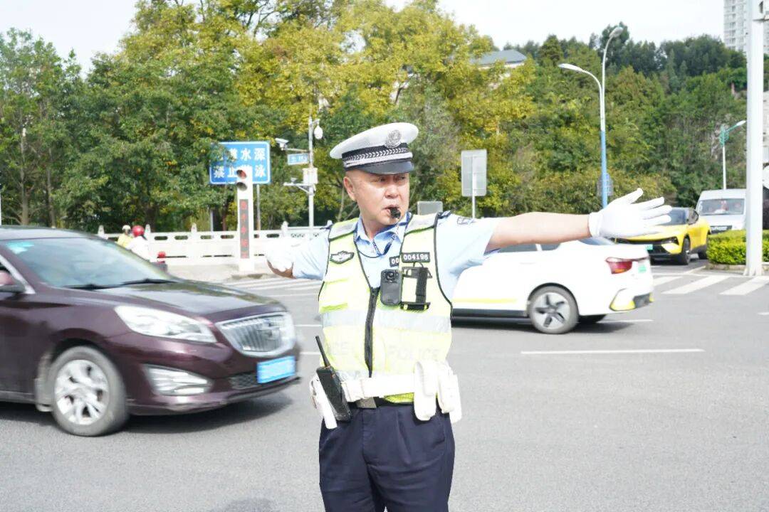 警队“老黄牛” | 不停转动的小马达<strong></p>
<p>银宝理财</strong>,马哥