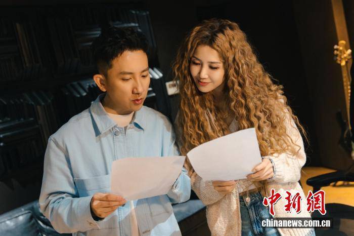 台湾IP涌入《没出息》评论区:<strong></p>
<p>银宝理财</strong>我在台湾我要回家