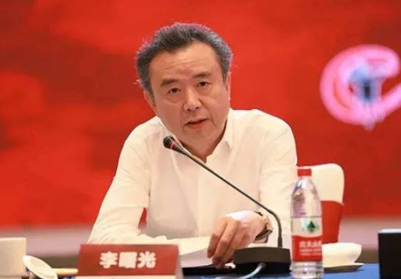 五粮液原董事长李曙光被“双开”:贪婪腐化<strong></p>
<p>理财app下载</strong>,为他人在获取酒类经销权等方面谋取利益