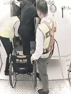 登机视频曝光<strong></p>
<p>理财夜市</strong>,郑智化道歉!除了关注有没有“连滚带爬”,我们更应关注什么?