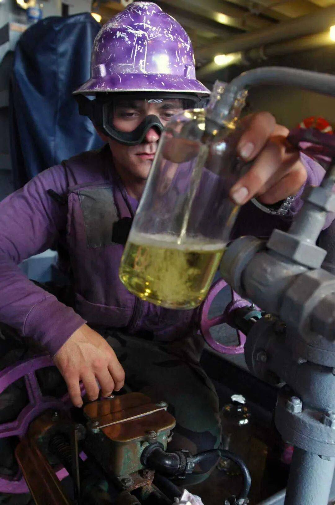 美海军在南海连摔两架飞机<strong></p>
<p>理财通下载</strong>,因电磁攻击?中国军号发文