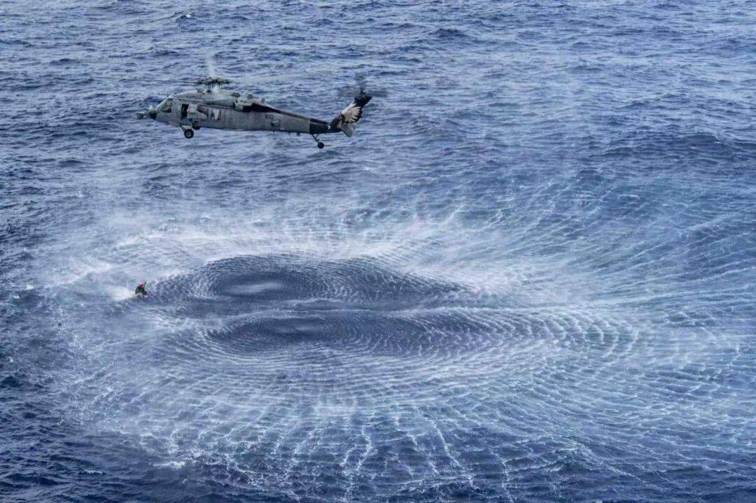 美海军在南海连摔两架飞机<strong></p>
<p>理财通下载</strong>,因电磁攻击?中国军号发文