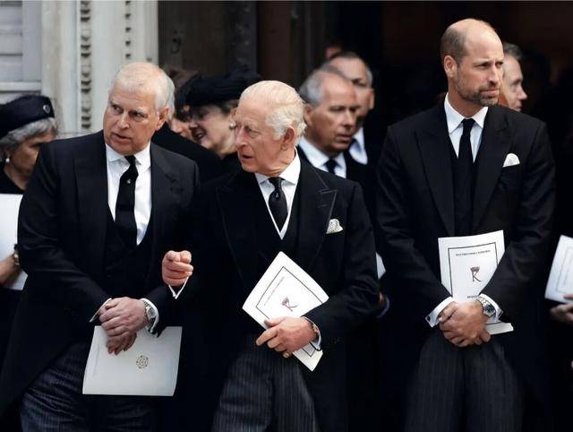 一次次性丑闻中<strong></p>
<p>理财通下载</strong>,风流的王子“失宠”了