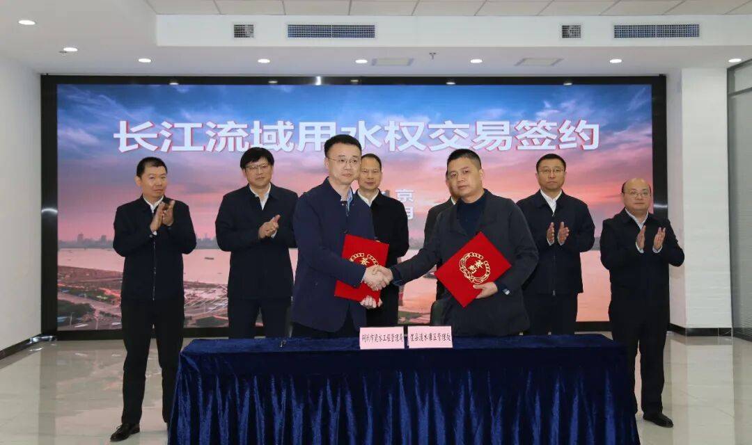 全省首单<strong></p>
<p>理财会议</strong>!荆州向湖南“快递”了1000万立方米水!