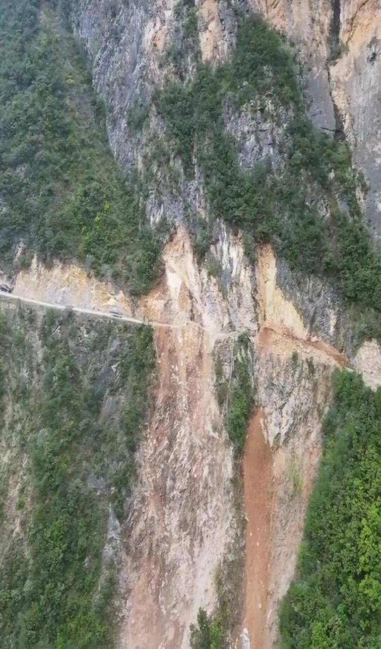 重庆网红“挂壁公路”垮塌<strong></p>
<p>微理财怎么样</strong>,附近村民外出绕行已半月盼修复,当地:已完成排危,正在修