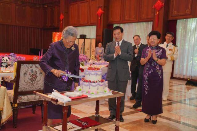 连续有两位国王访华<strong></p>
<p>白银理财</strong>,其中一位是建交以来首访,证明了什么?