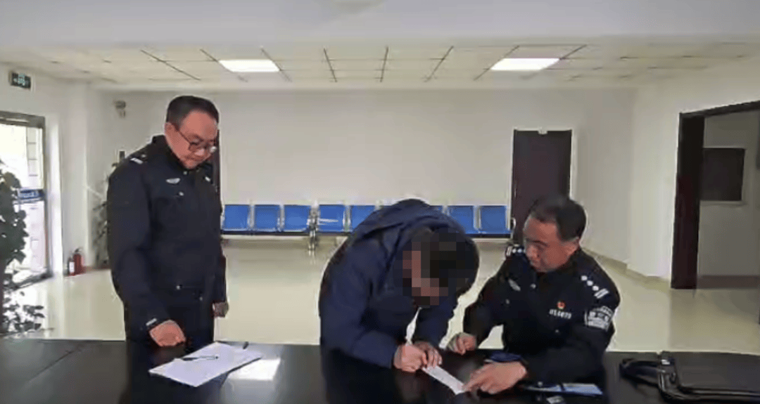 8人穿“警服”为婚礼开路?后续来了<strong></p>
<p>财猪理财</strong>!