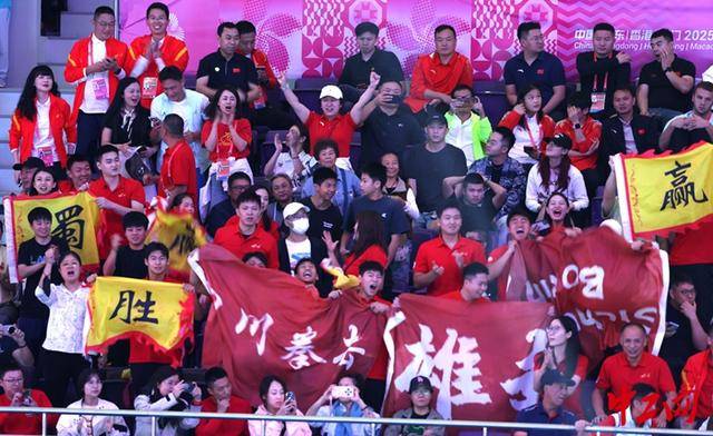 全运会拳击男子80公斤级决赛<strong></p>
<p>财猪理财</strong>，王小保夺冠！