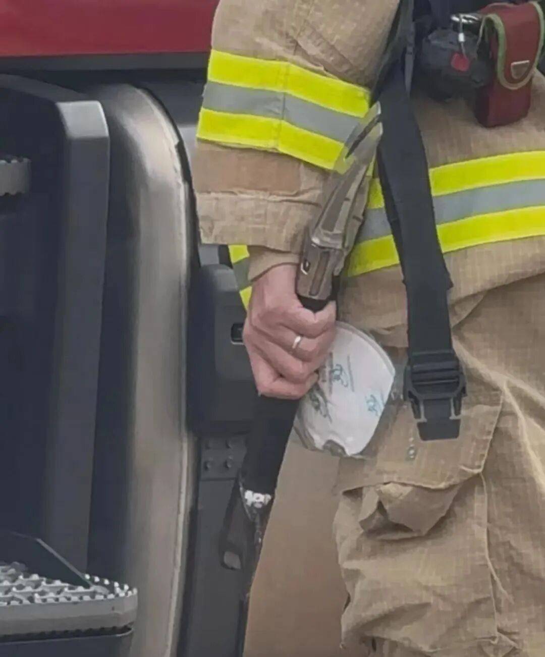 已致94人遇难<strong></p>
<p>理财金账户卡</strong>,李家超:望内地协助!廉政公署:或涉贪污!这一幕令人破防