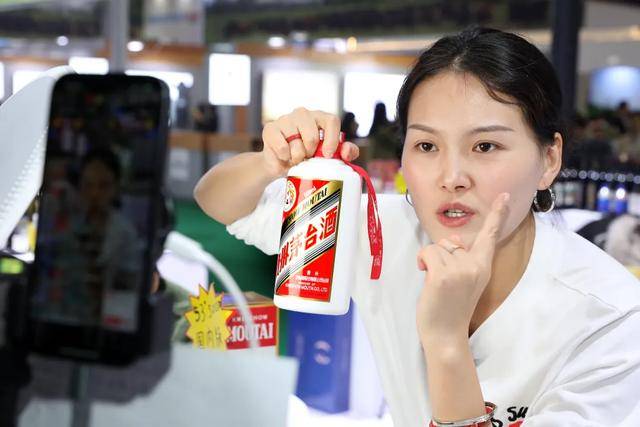 飞天茅台快逼近1499元<strong></p>
<p>理财金账户卡</strong>了