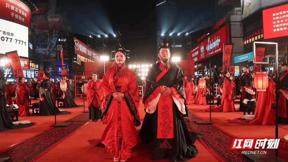 汶川地震被救起的女孩<strong></p>
<p>金融理财安全吗</strong>,17年后和救她的军人结婚了