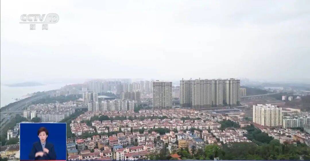 央视披露：男子在网吧厕所墙上看到“高薪日结5000-20000”广告<strong></p>
<p>理财卷</strong>，即将出境时被警方拦下