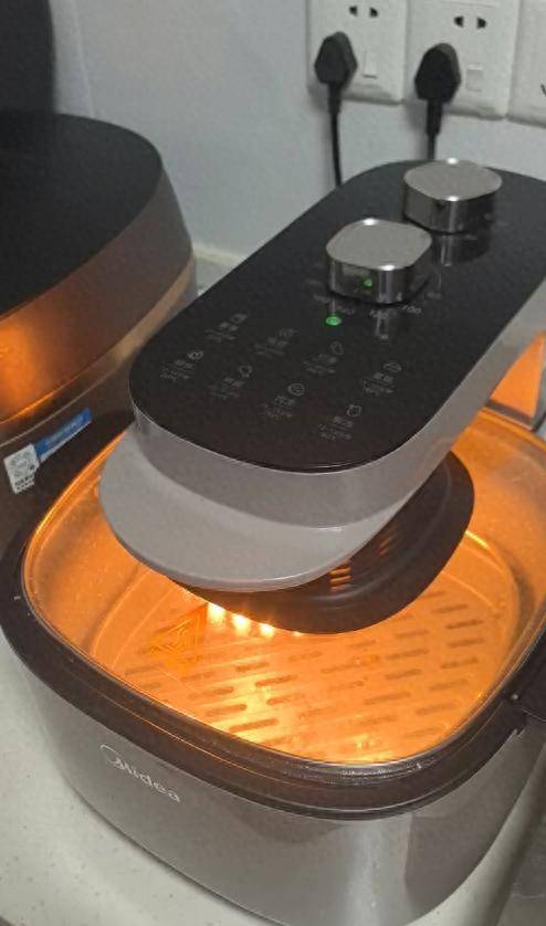 说好的“365天只换不修”呢<strong></p>
<p>理财卷</strong>?美的售后被曝套路深:付款记录、超市小票全被拒