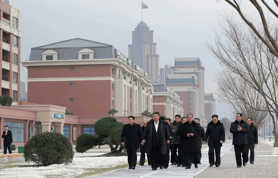 朝鲜“万套住宅”震撼亮相<strong></p>
<p>20%的理财</strong>,金正恩莅临现场指导感叹:潮流之作