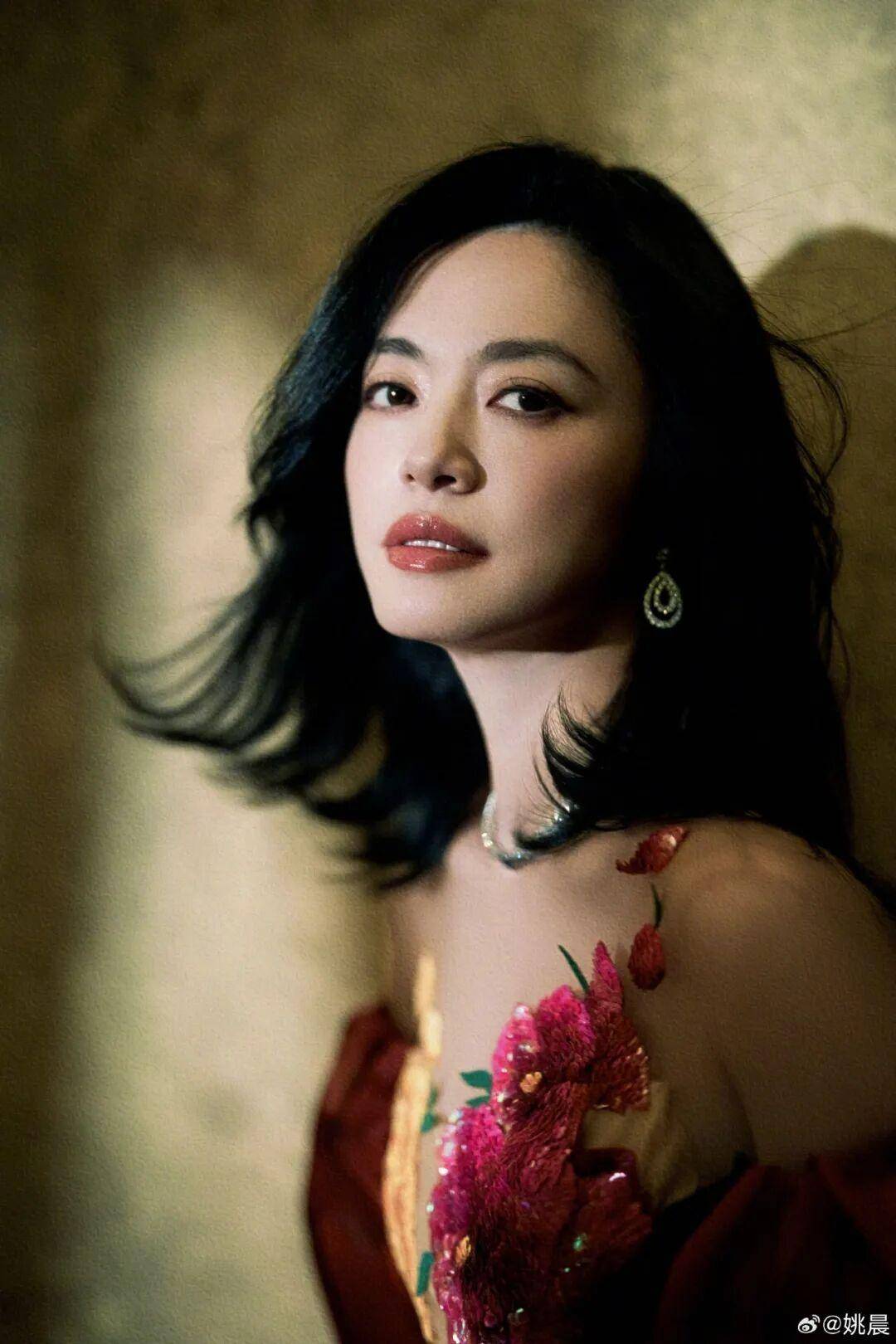 姚晨曹郁官宣离婚：多年前结束了婚姻关系<strong></p>
<p>beta理财师</strong>，考虑当时孩子年幼，未对外公布，以后是家人一样的朋友